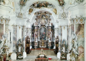 Interno della chiesa abbaziale benedettina, 1711-31